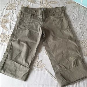 Gap Maternity 2 olive khaki Capri pants cotton cargo utility